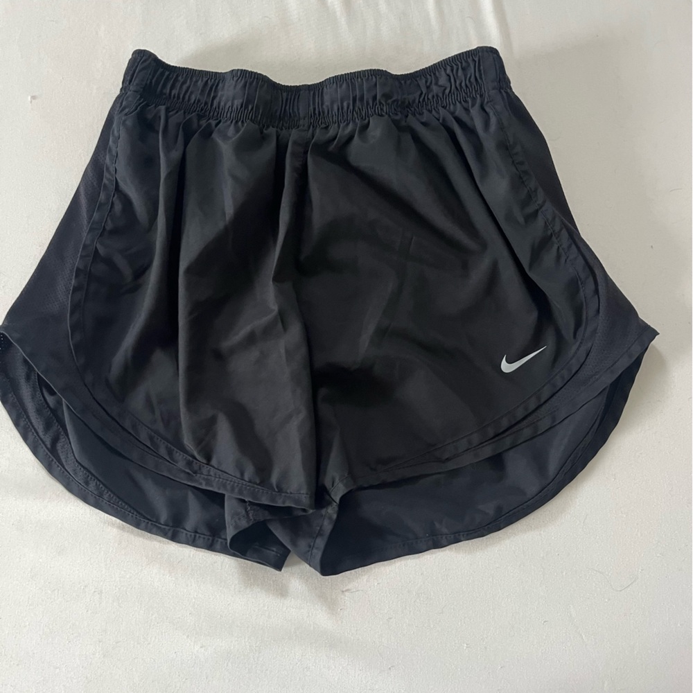 NIKE black shorts size M